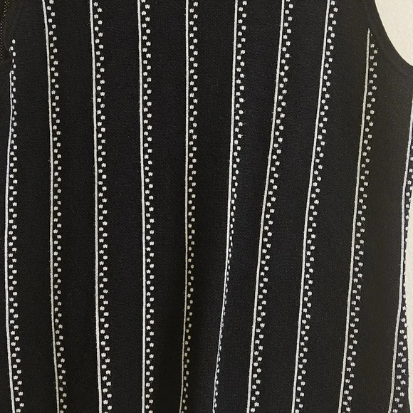 Cable & Gauge Sleeveless Sweater - Picture 6 of 6